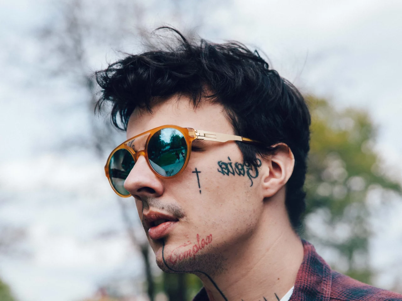 Rafael with ic! berlin sunglass claus