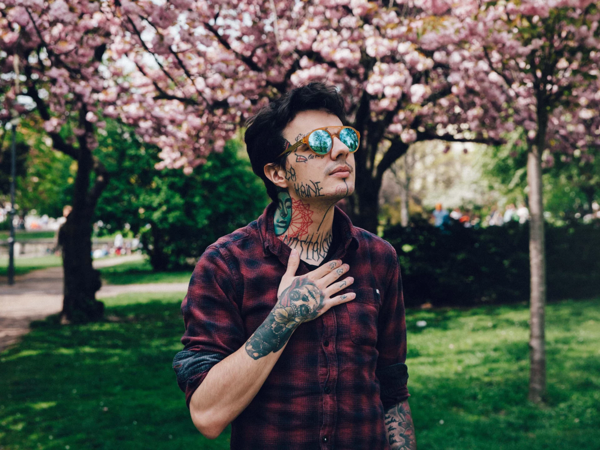 Rafael with ic! berlin sunglass claus